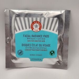 First Aid Beauty Facial Radiance Pads with Glycolic and Lactic Acid 10 Pads